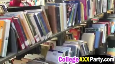 Трахнул в библиотеке и снял на мобилу