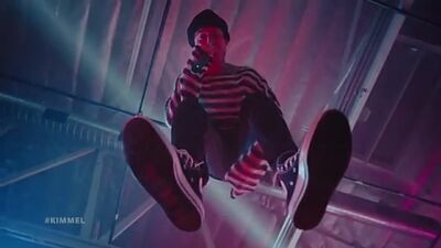 [Jimmy Kimmel Live] Nessa Barrett & JXDN ft. Travis Barker – La Di Die