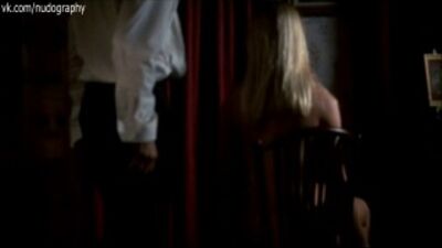 Джейми Прессли (Jaime Pressly) голая в фильме "Ядовитый плющ 3: Новое совращение" (Poison Ivy: The New Seduction, 1997, Курт Восс)