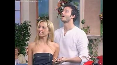 Случайно засветила сосок