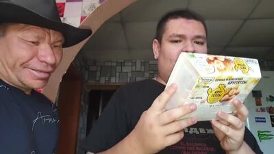 Обед кругетсы с сыром горячая штучка в 16 50 дня (Руслан Гительман