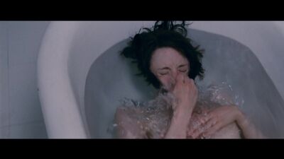 Андреа Райзборо (Andrea Riseborough) голая в фильме «МЫ. Верим в любовь» (2011)