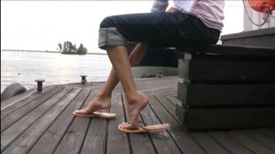 Katherina (42EU) on the pier [Foot-fetish] [Long toes]