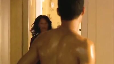 Горячая милфа занимается сексом с другом сына - блаженство