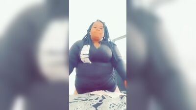 Толстушка моей мечты - хорошенькая задница