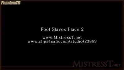 Куколд лижет ноги Сексвайф, пока та ебется с любовником, кормит куколда спермой с ног, кончил, унижение, измена, сексвайф, шлюха