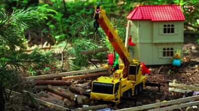 Мультик про машинки Трактор с прицепом, экскаватор и автокран строят дом. МанкиМульт