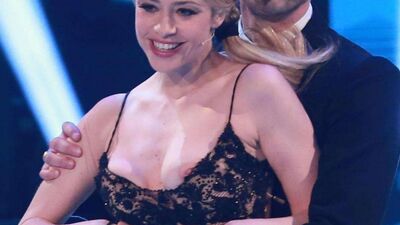 Мартина Стелла (Martina Stella) голая в шоу "Танцы со звёздами" (Ballando con le stelle, Dancing with the Stars, 2017)