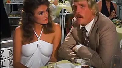 Жаклин Биссет - глубокая