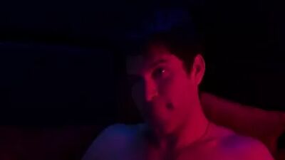 Keegan Allen трахает James Franco