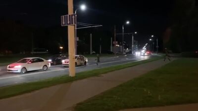 Минский таксист спас протестующего от ОМОНа [NR]