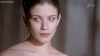 Анна Чиповская голая в фильме "О любви" (2017) - Фрагмент из передачи "Вечерний Ургант" (22.03.2017) 1080i