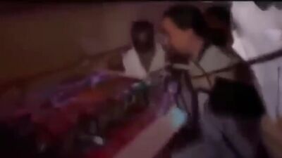 Я несу радость,а ты؟ Я несу тортик что؟ тортик твою мать