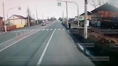 Момент ДТП с сбитыми детьми в Тосно.